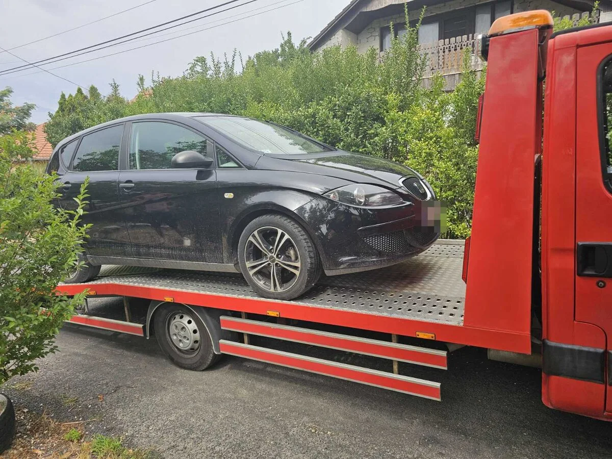 Autószállítás lakóutcából